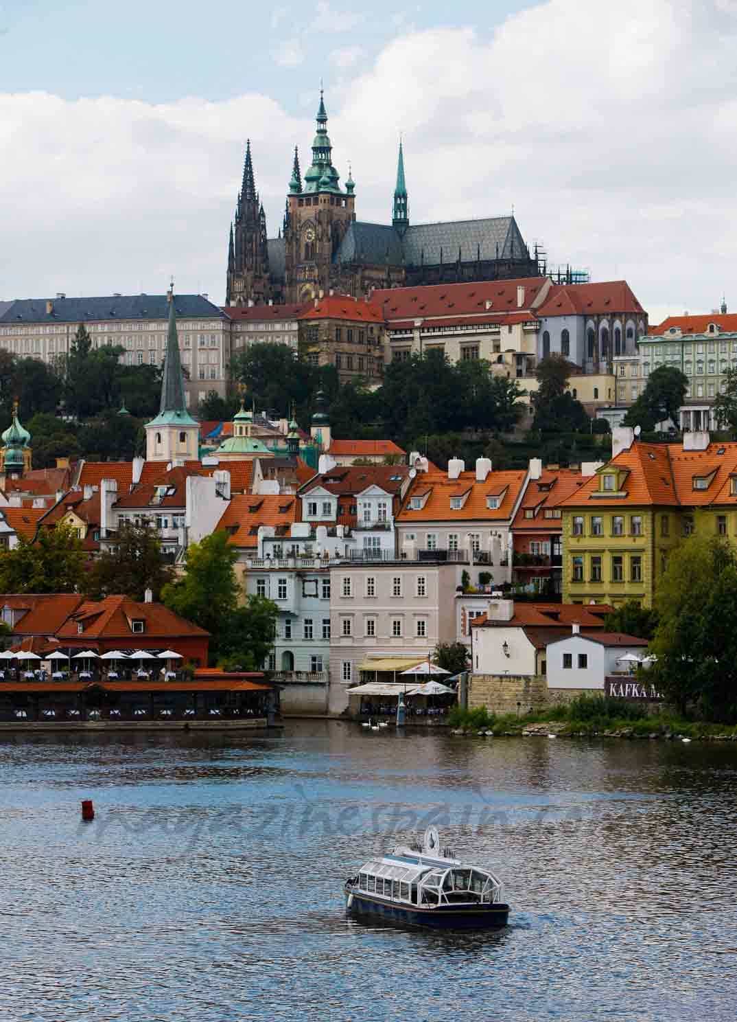 El castillo de Praga y la Catedral de St Vitus