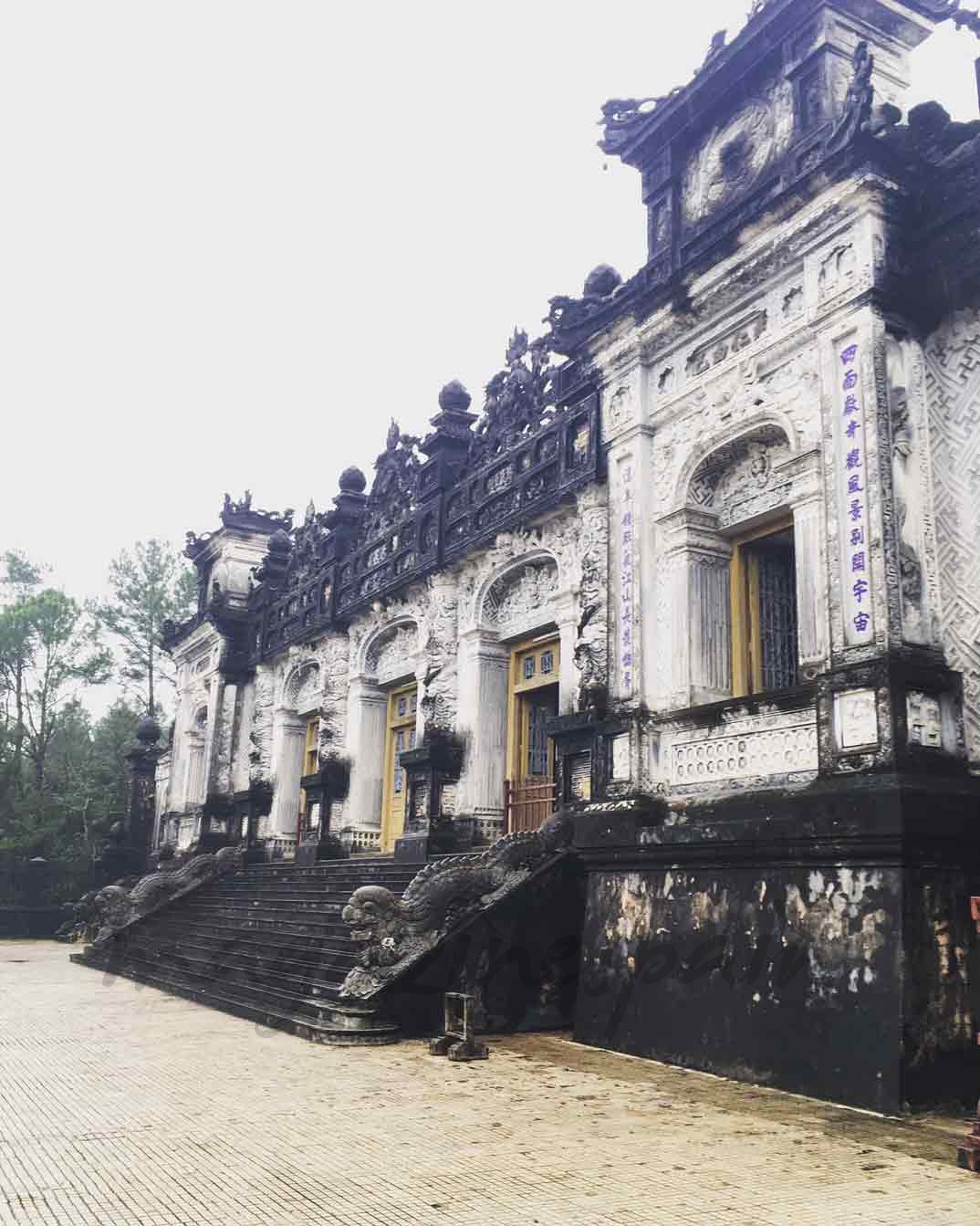 Vietnam - Edificio de la Tumba de Khai Dinh