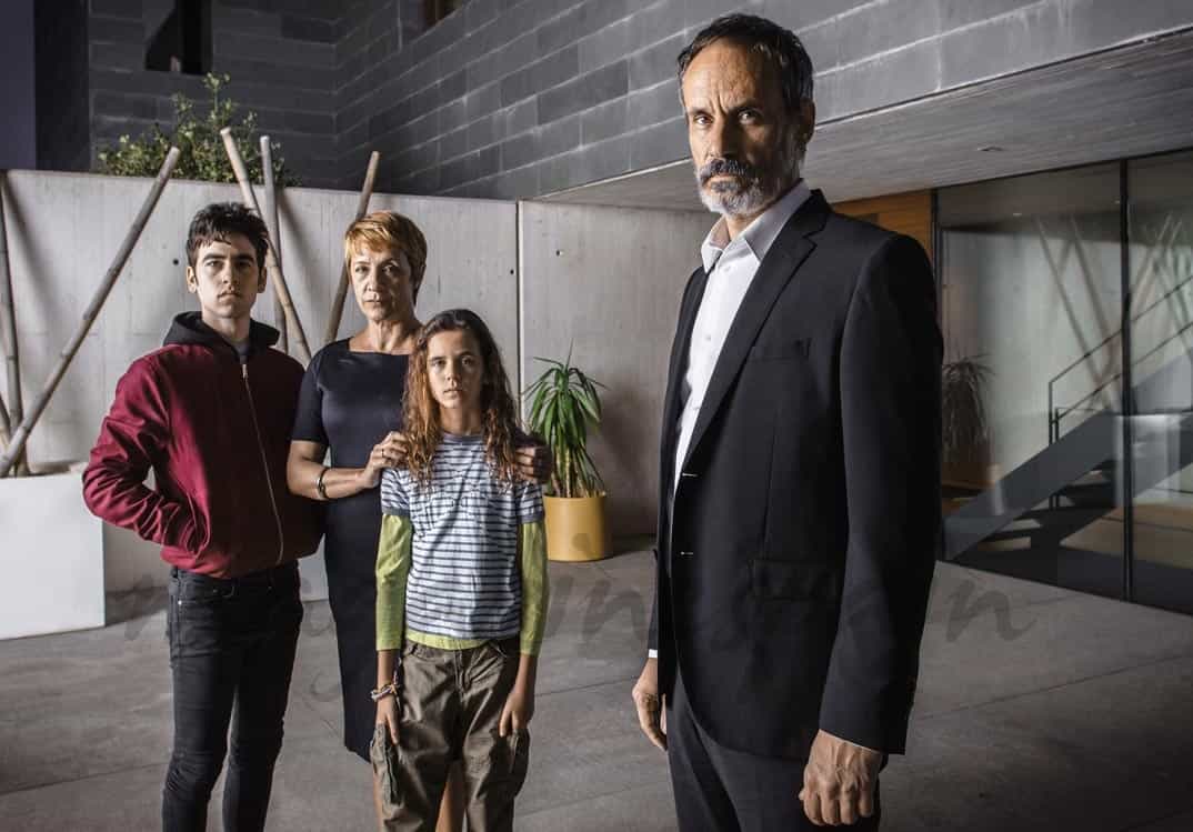 Grupo Familia Elias - Se quien eres - © Mediaset