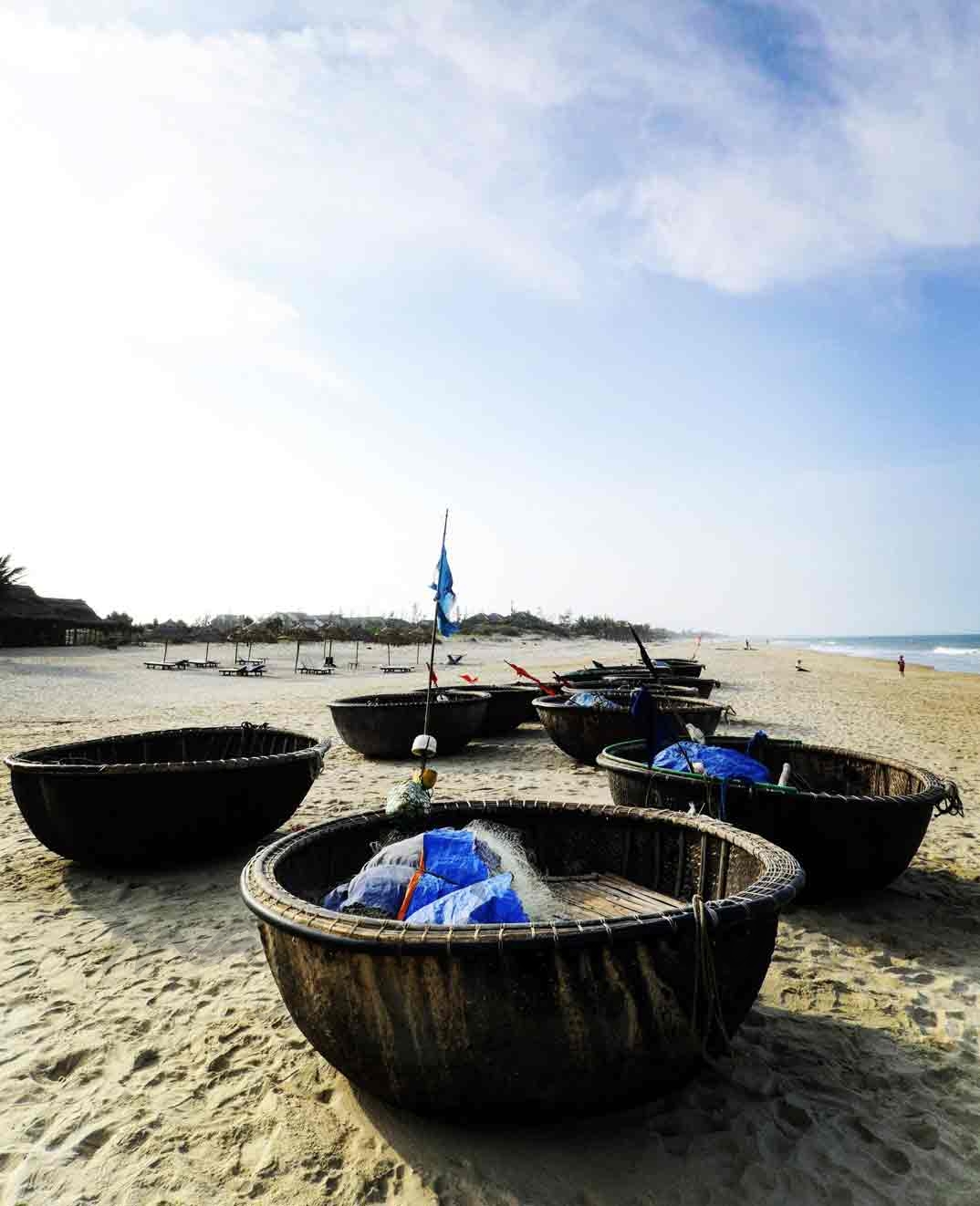 Barcas pescadores Cua Dai