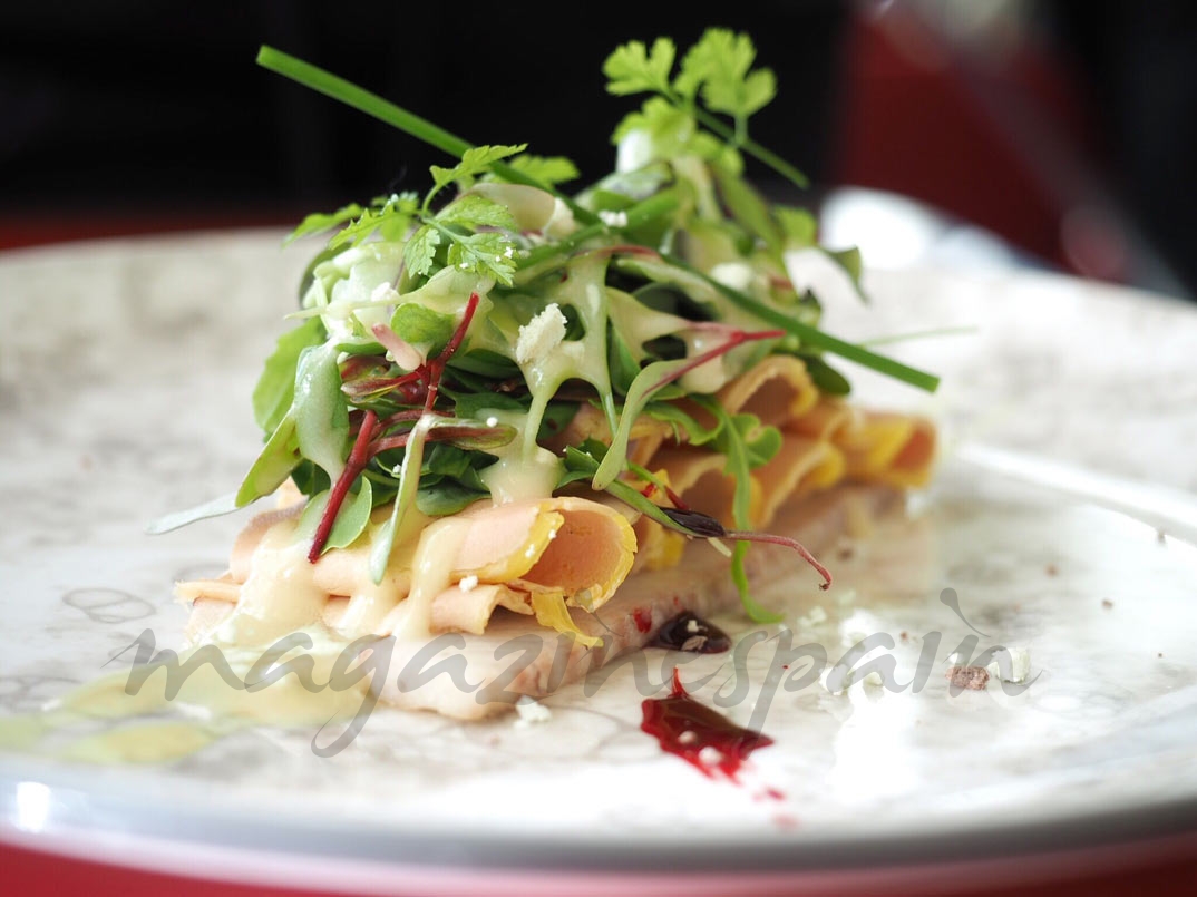 ensalada de anguila ahumada