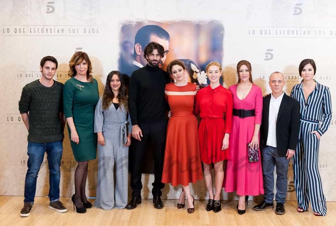 Protagonistas "Lo que escondían sus ojos" © Mediaset