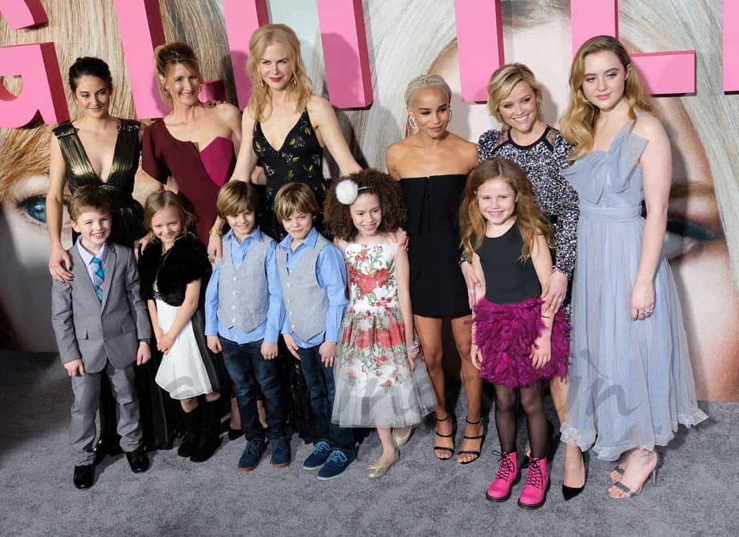 Laura Dern, Nicole Kidman, Shailene Woodley, Zoe Kravitz y Reese Witherspoon con sus "hijos" en Big Little Lies
