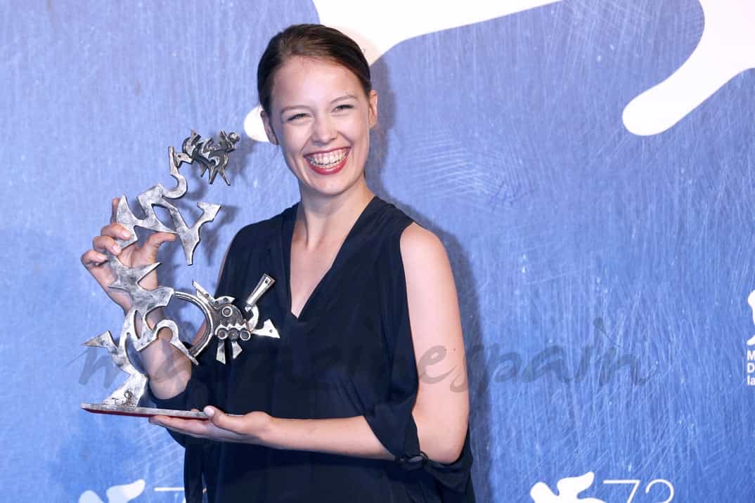 Premio Marcello Mastroianni al intérprete revelación: Paula Beer, por Frantz. Ópera prima