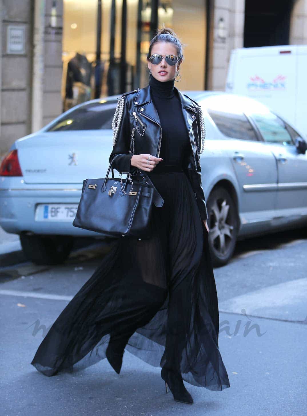 alessandra ambrosio la mas elegante en paris