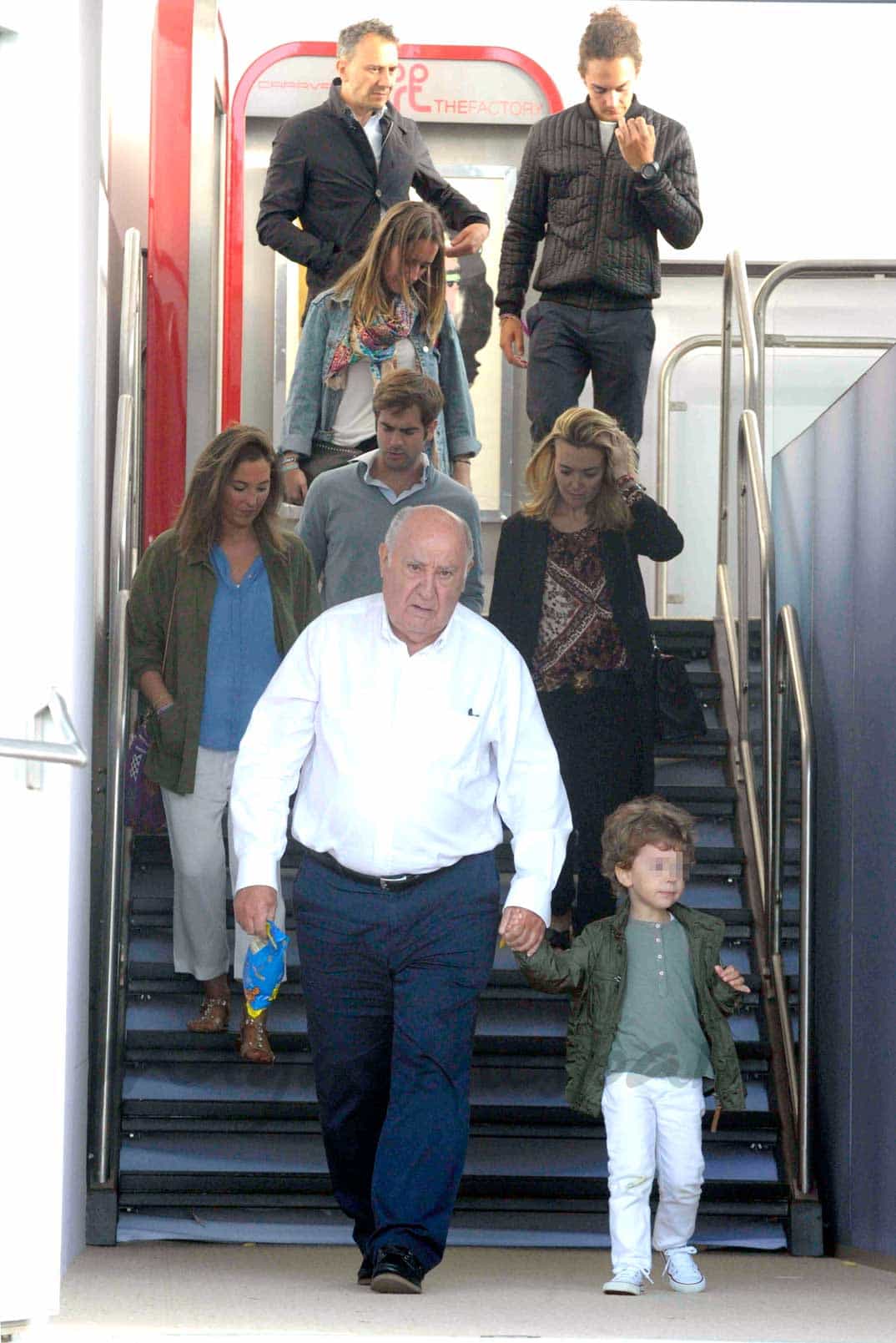 Amancio Ortega y familia