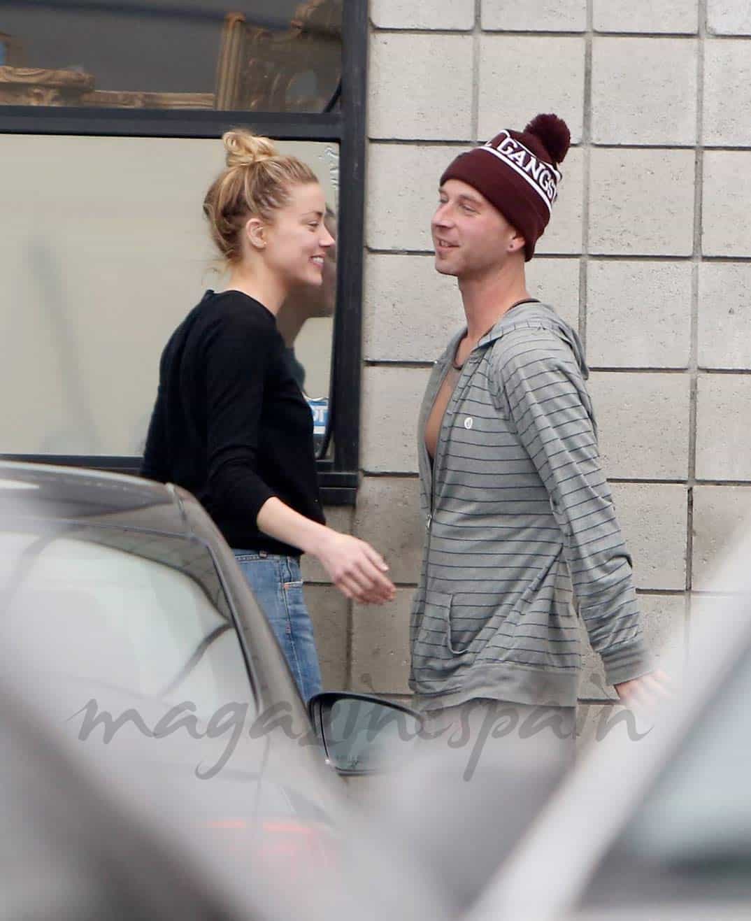 amber heard vida de soltera con un amigo