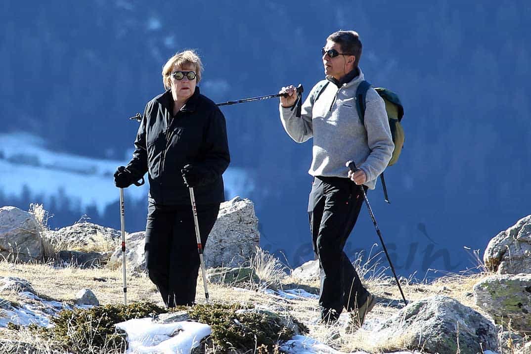 angela-merkel-y--joachim-sauer eligen la montana para pasar sus vacaciones