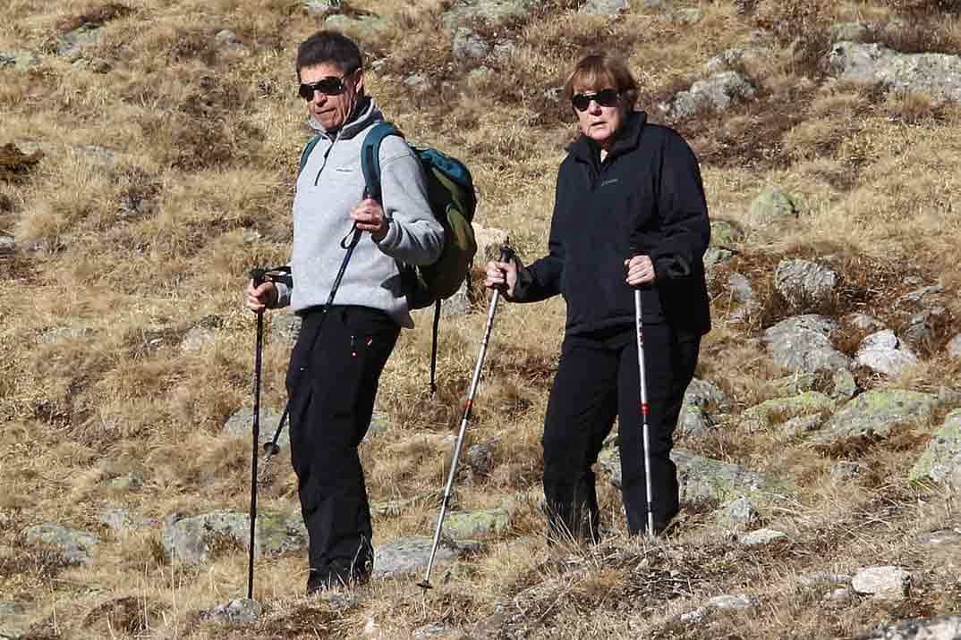 angela-merkel-y--joachim-sauer eligen la montana para pasar sus vacaciones