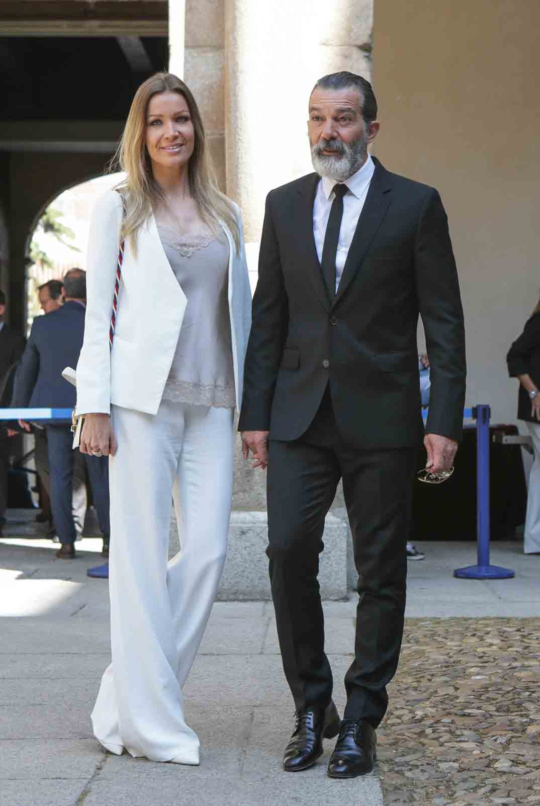 antonio banderas y nicole kimpel recibidos por el rey