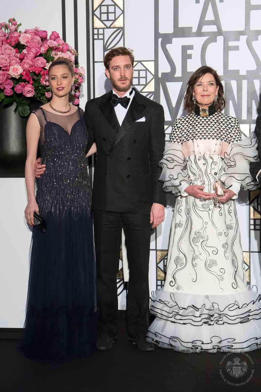 beatriz-borromeo-pierre-casiraghi-y-carolina-de-monaco