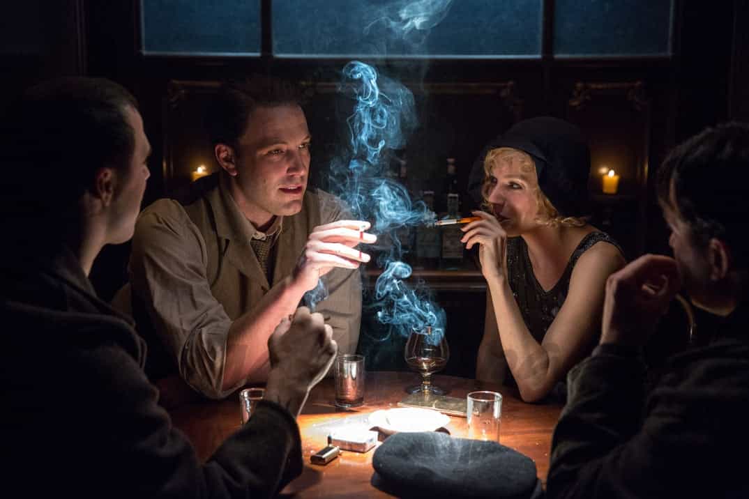 Ben Affleck y Sienna Miller en "Vivir de noche"
