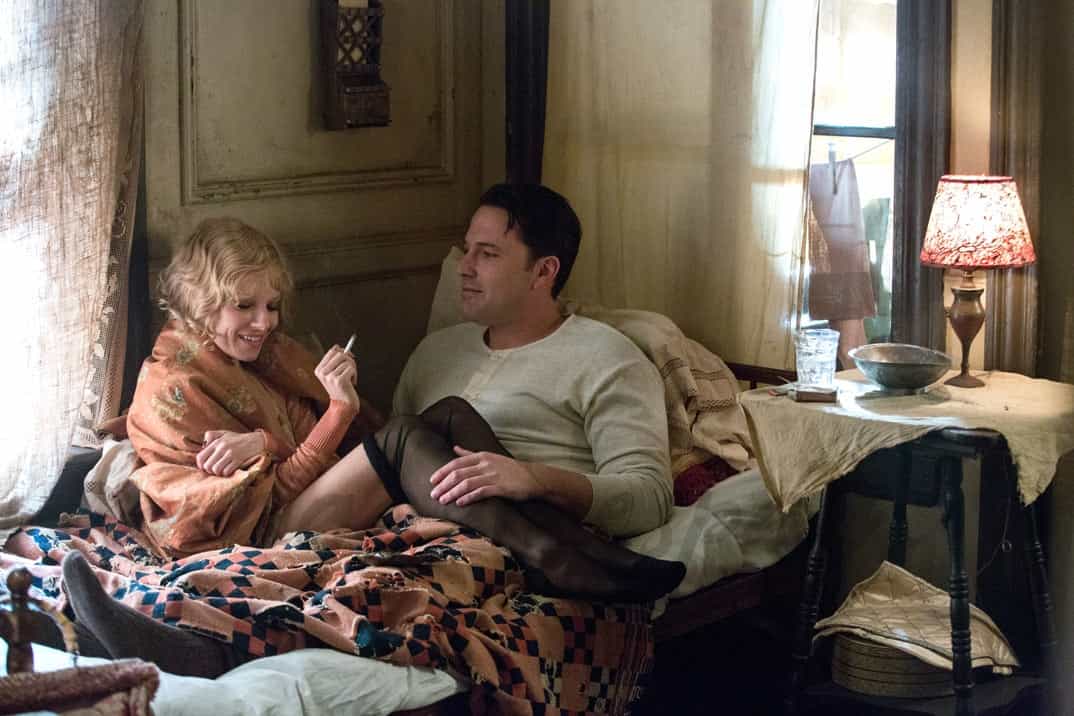 Ben Affleck y Sienna Miller en "Vivir de noche"