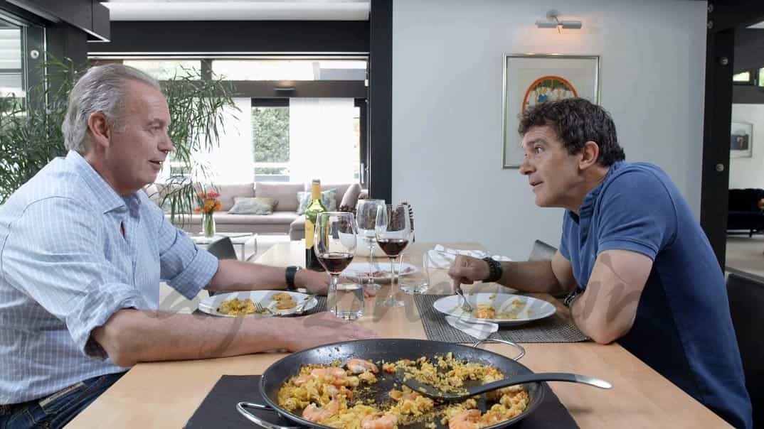 Bertín Osborne y Antonio Banderas en "Mi casa es la tuya" © Mediaset