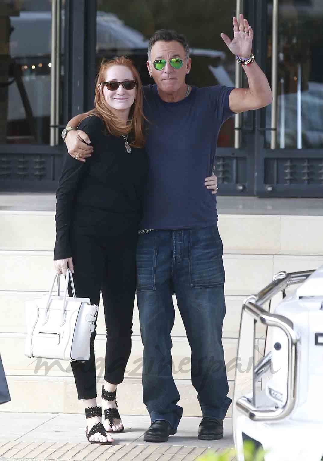 bruce springsteen y patti sciafa saluda a sus fans