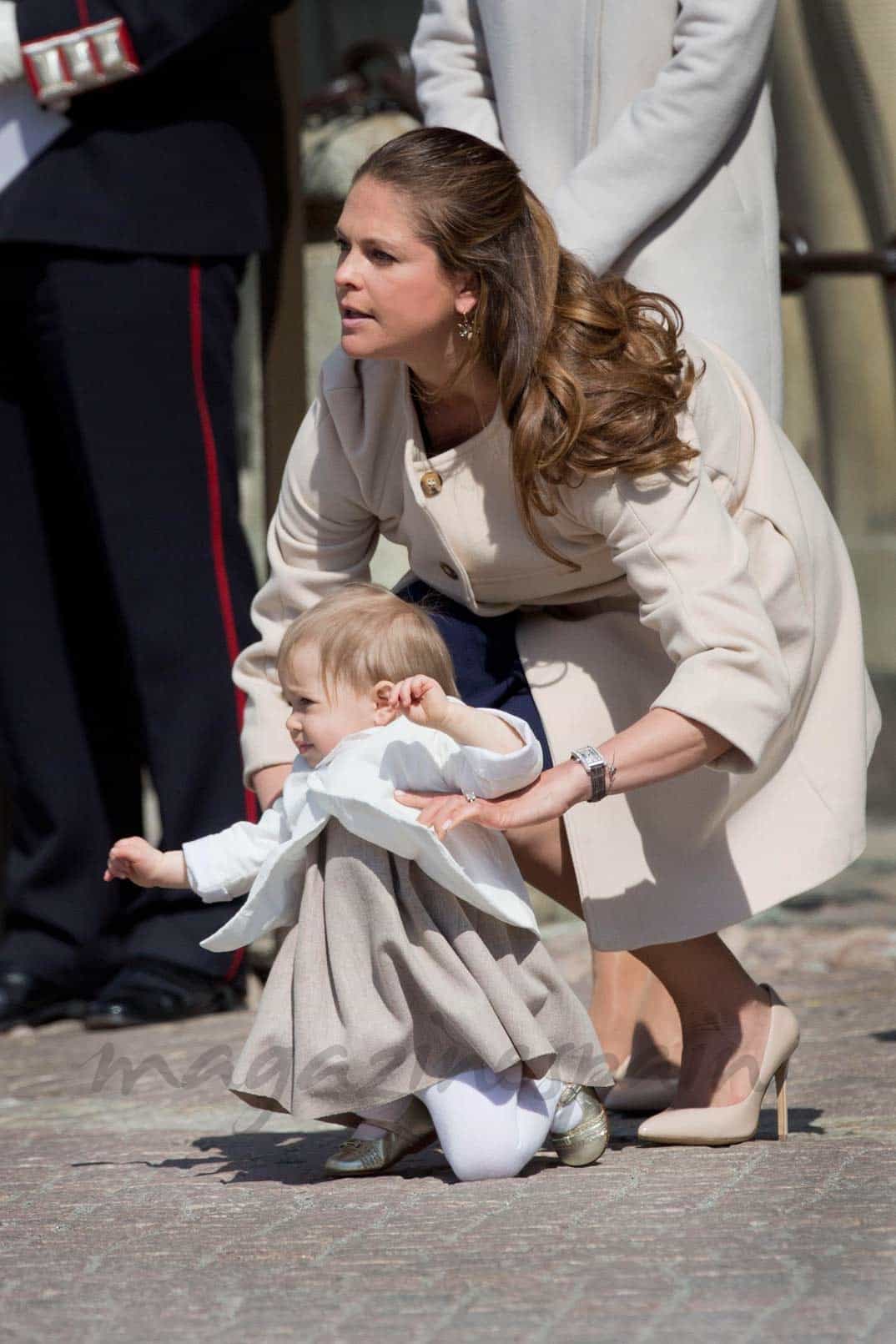 Princesa Madeleine con su hija Leonor