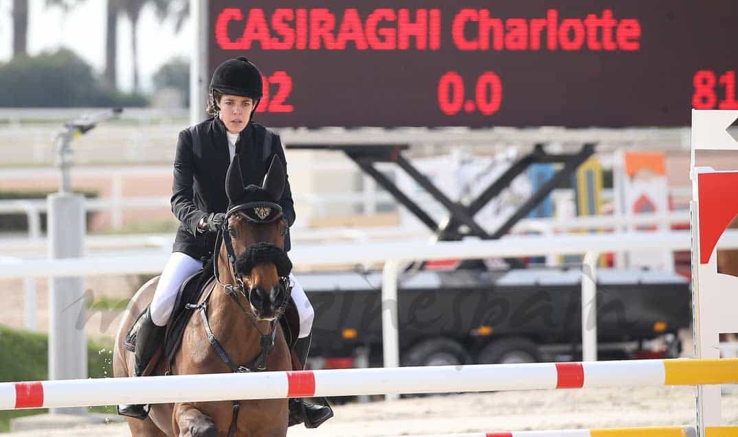 carlota casiragui monta a cabello y rumores de embarazo