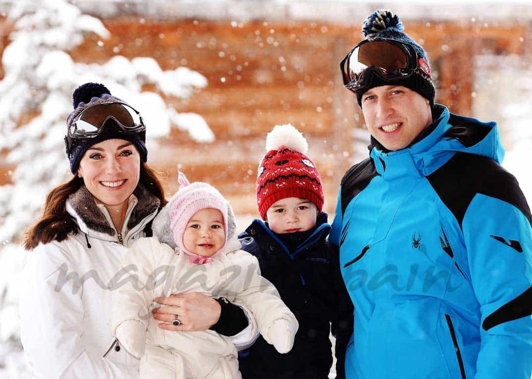 duques-de-cambridge-con-sus-hijos-vacaciones en la nieve