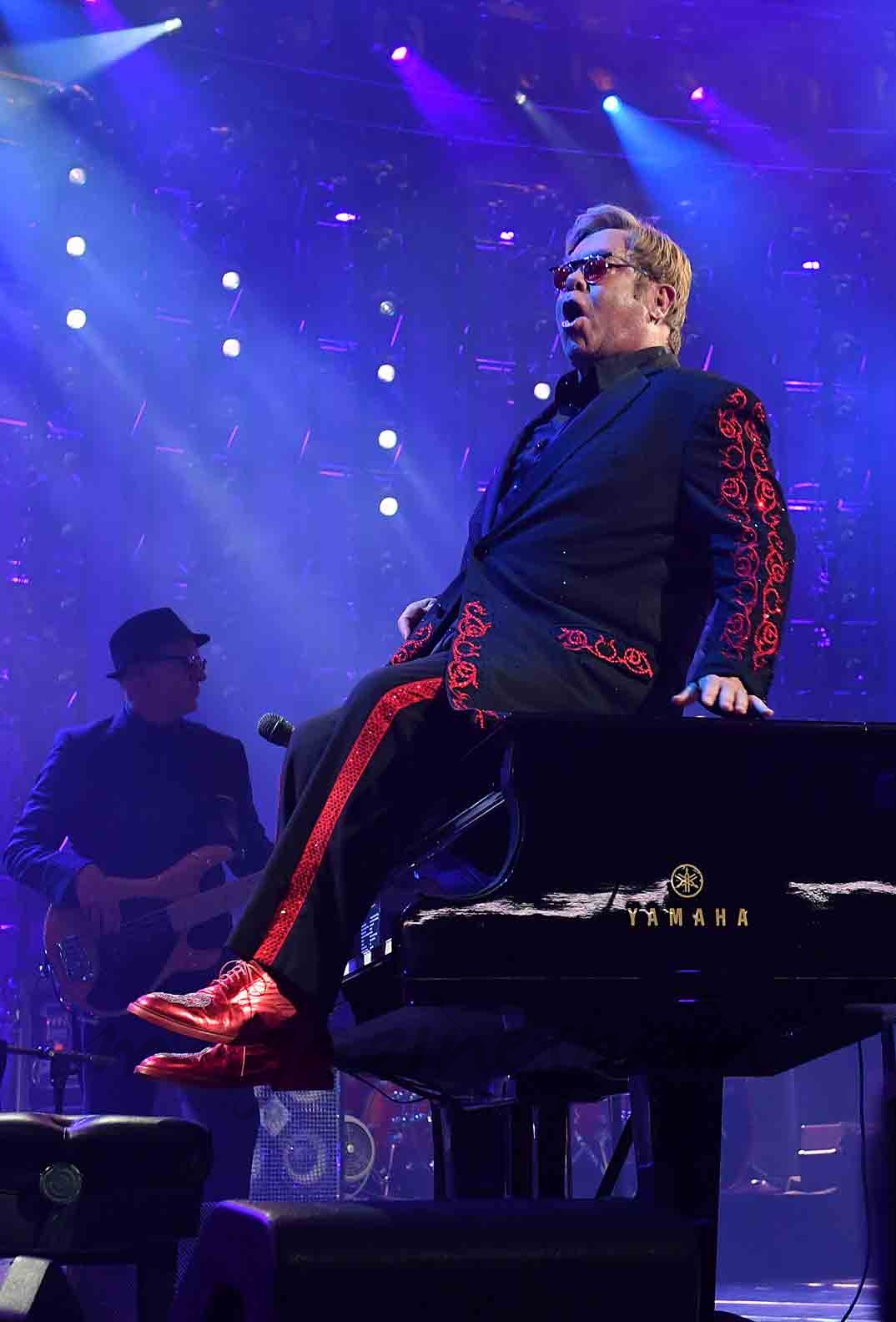 elton john en peligro de muerte