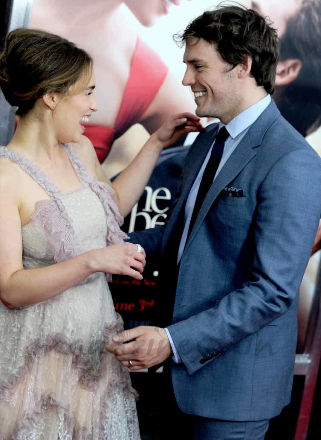 emilia-clarke-y-sam-claflin en el estreno de antes de ti