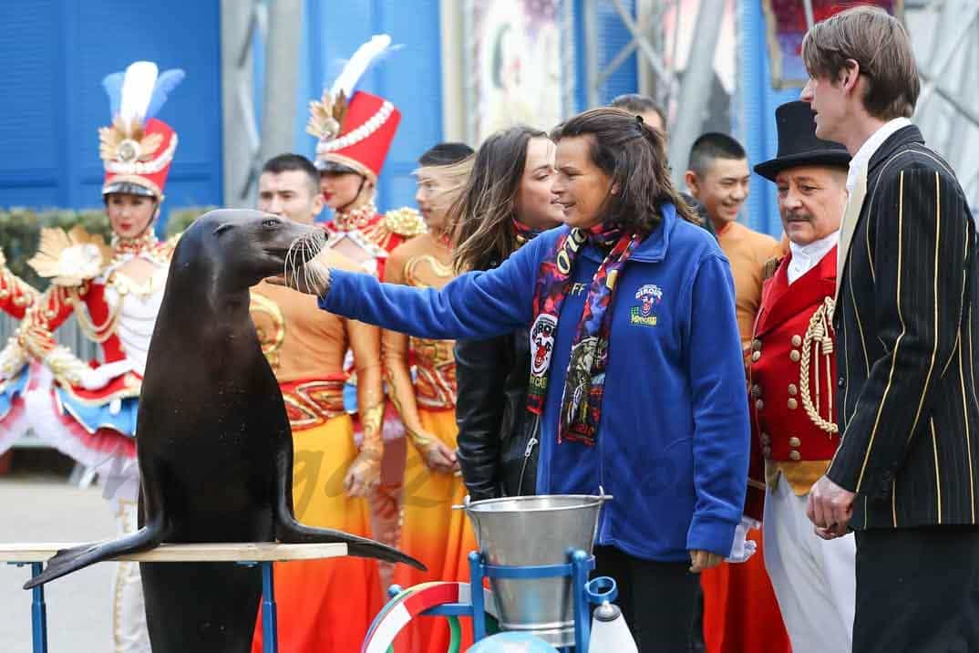 estefania de monaco y su hija paulina dia de circo en monaco