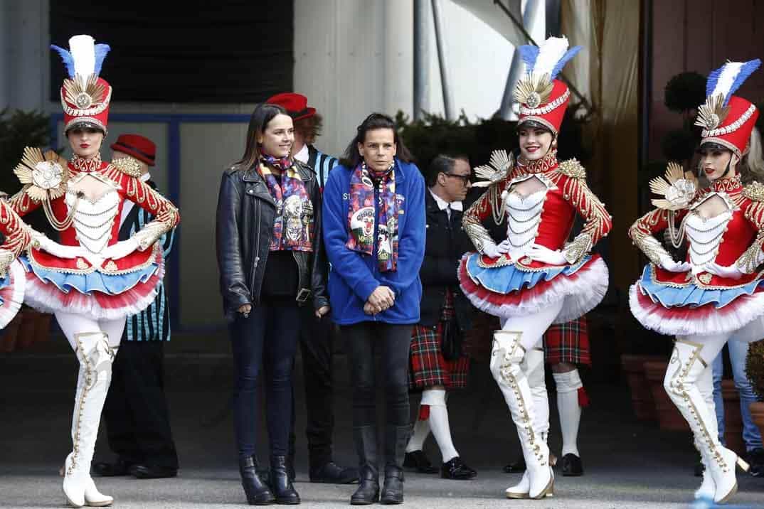 estefania de monaco y su hija paulina dia de circo en monaco