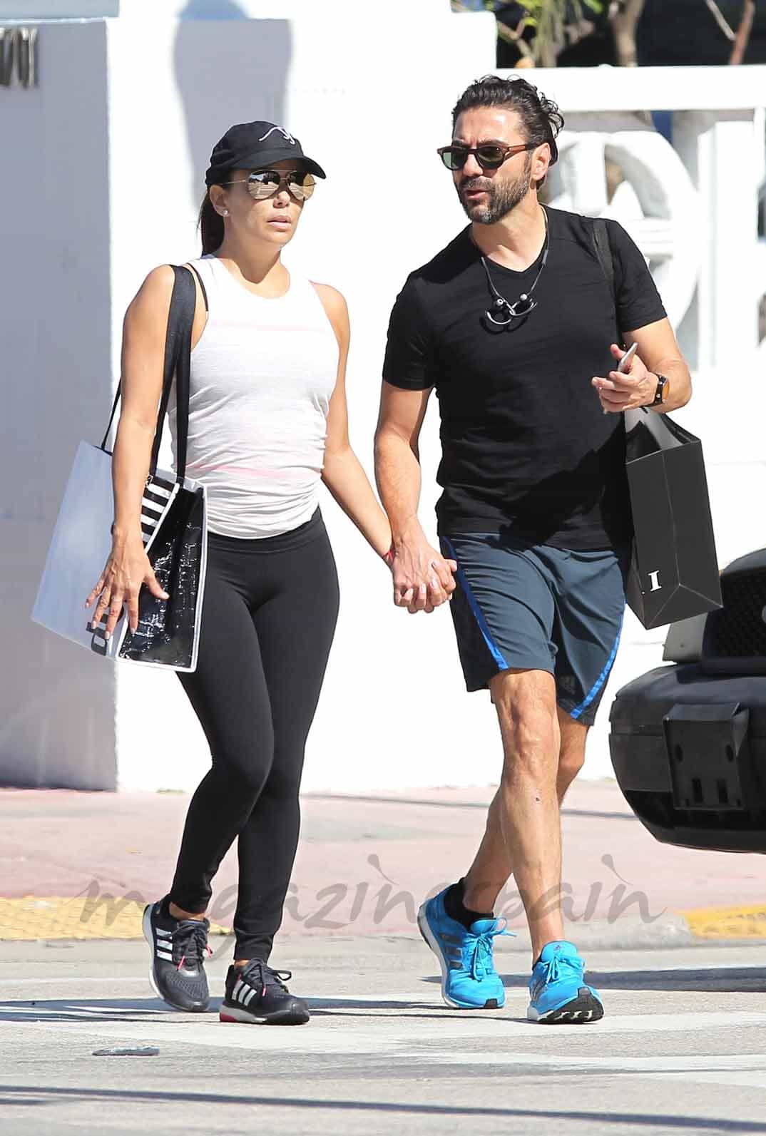 eva-longoria-y-jose-baston paseo por los angeles