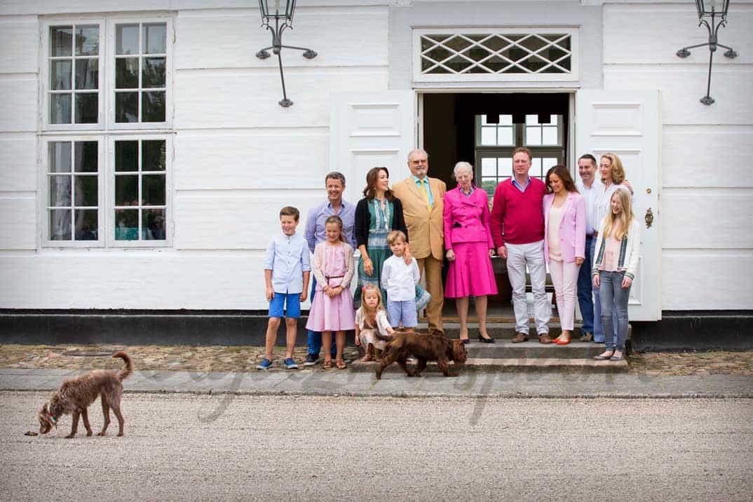 familia real danesa y su posado de cada verano