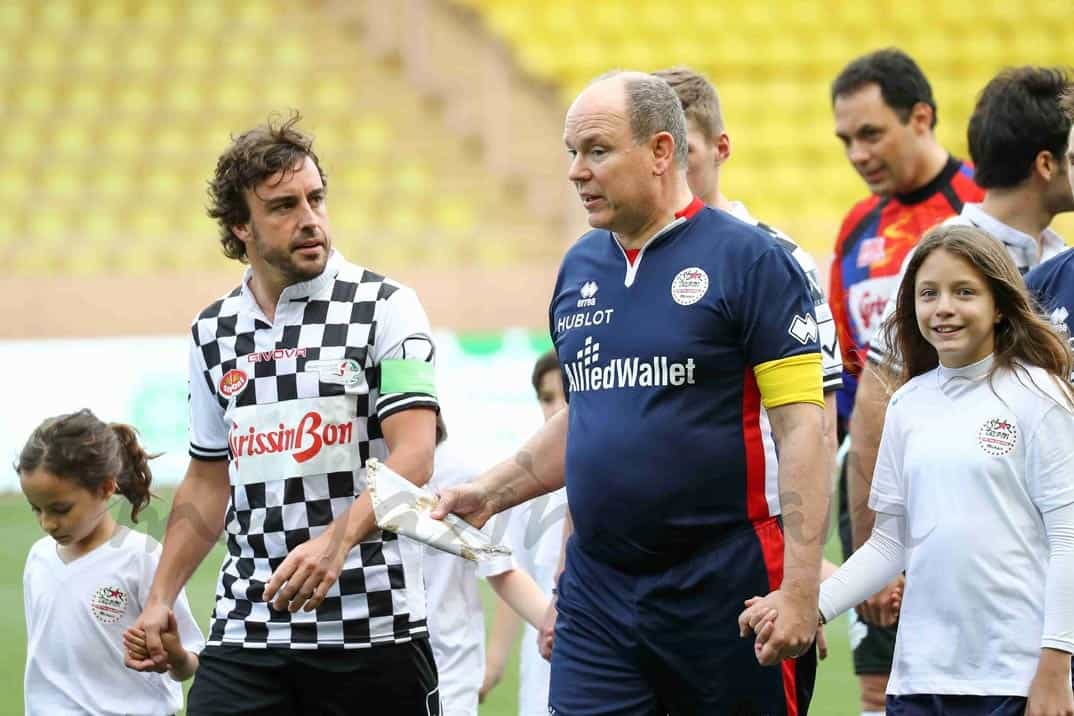 fernando alonso y alberto de monaco partido de futbol en monaco