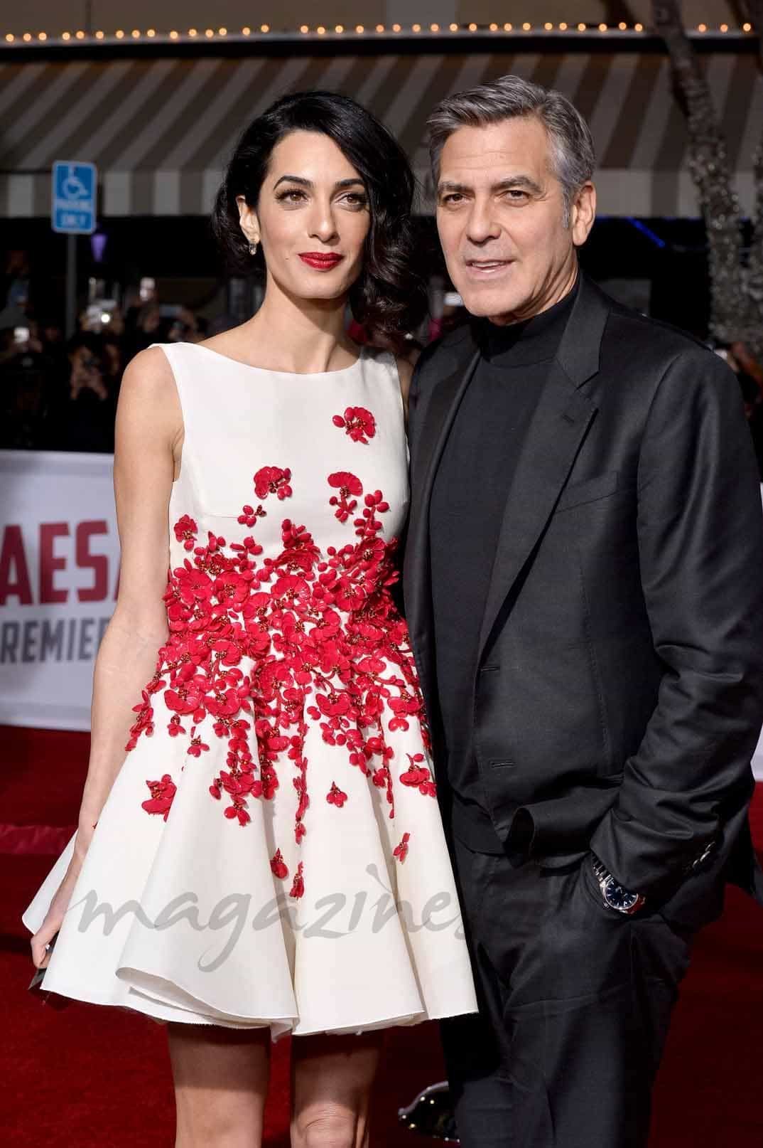 george-clooney-y-amal-clooney en el teatro regency village 