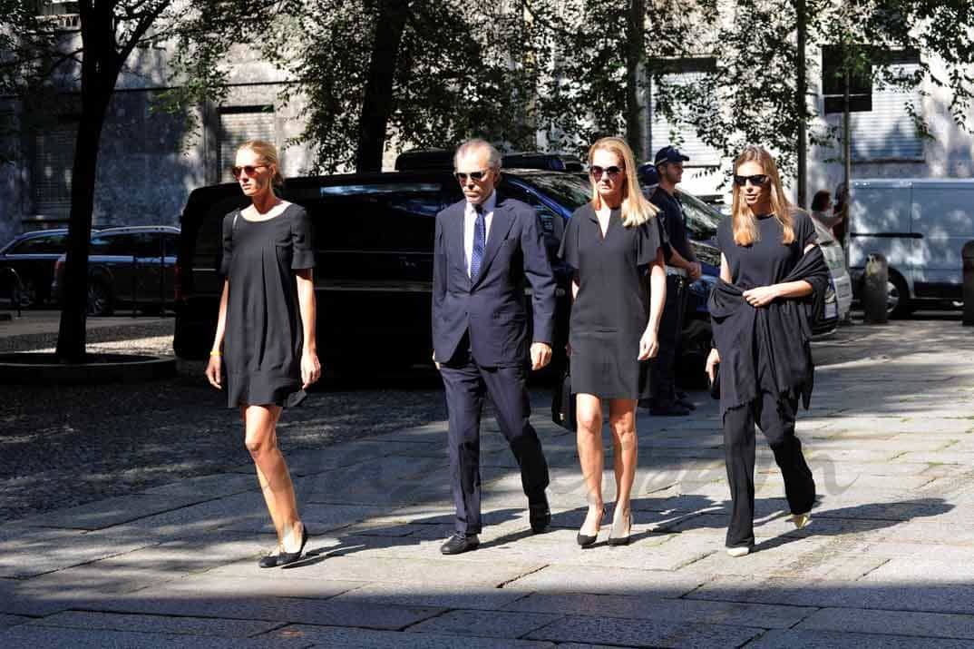 Isabella Borromeo con su marido Ugo Brachetti Peretti y su hermana Matilde Borromeo