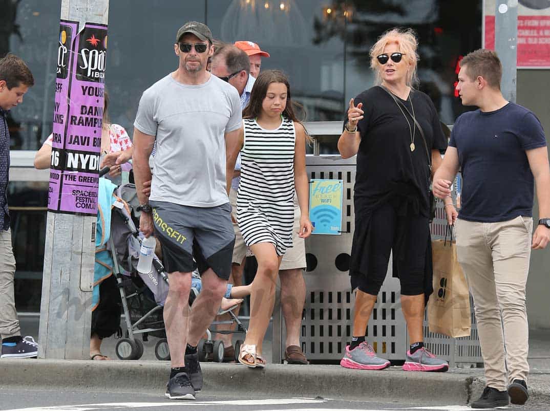 hugh-jackam-y-deborah-lee-furnes-con-sus-hijos-en-sidney