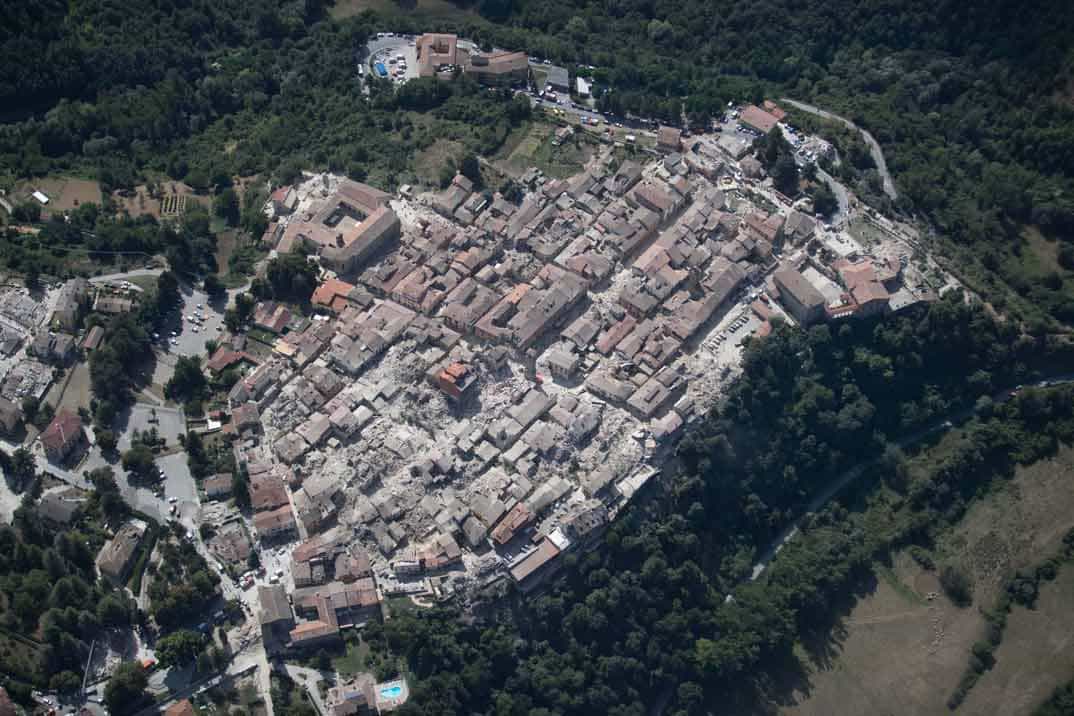 vista aerea del terremoto en amatrice