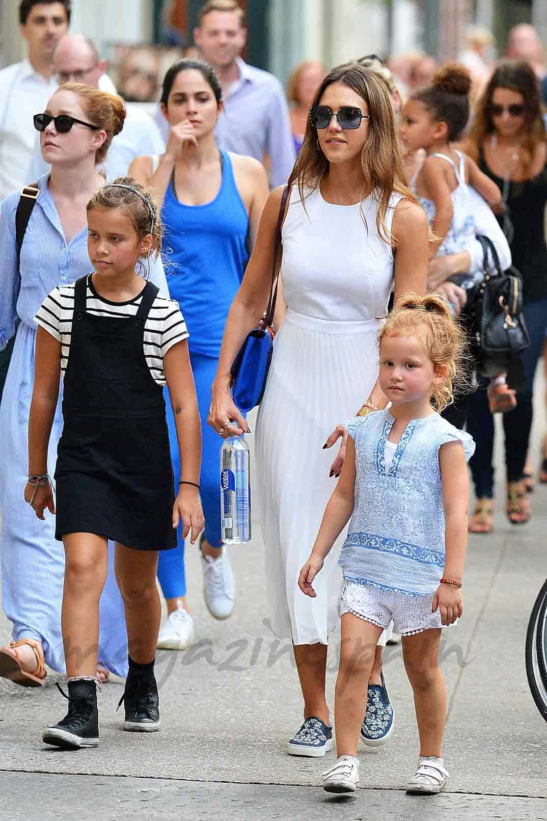 jessica alba con sus hijos