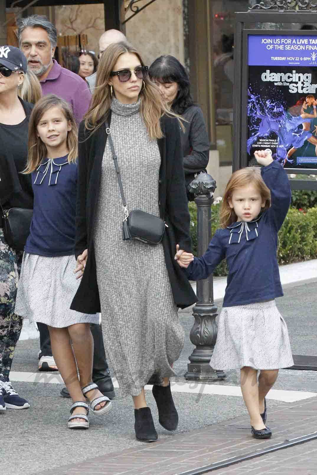 jessica alba dia en familia