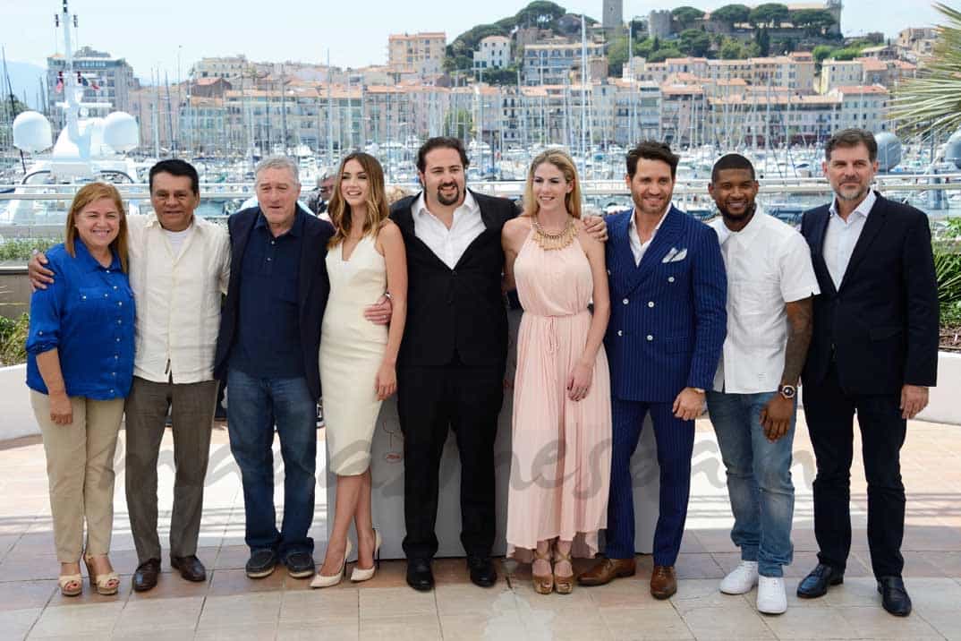 jonathan-jakubowicz-roberto-duran-robert-de-niro-edgar-ramirez,-ana-de-armas-husher-raymond en el festival de cine de cannes