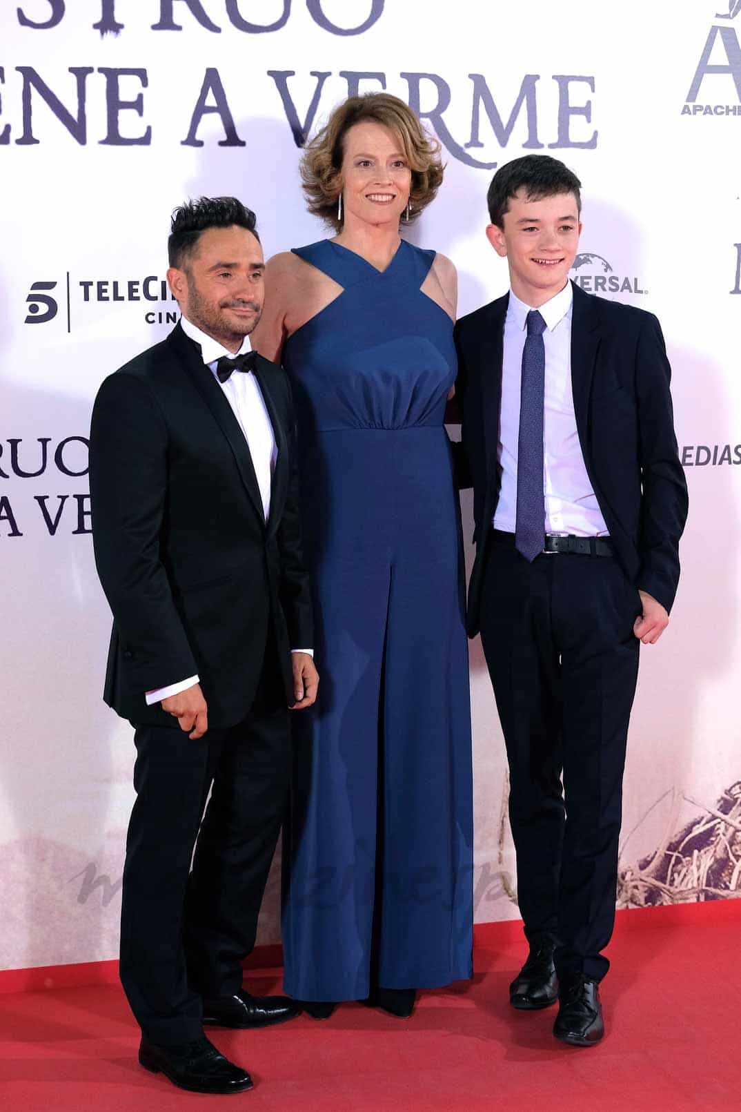 juan-antonio-bayona-sigourney-weaver-y-lewis-mac-dougall premiere en madrid de un monstruo viene a verme