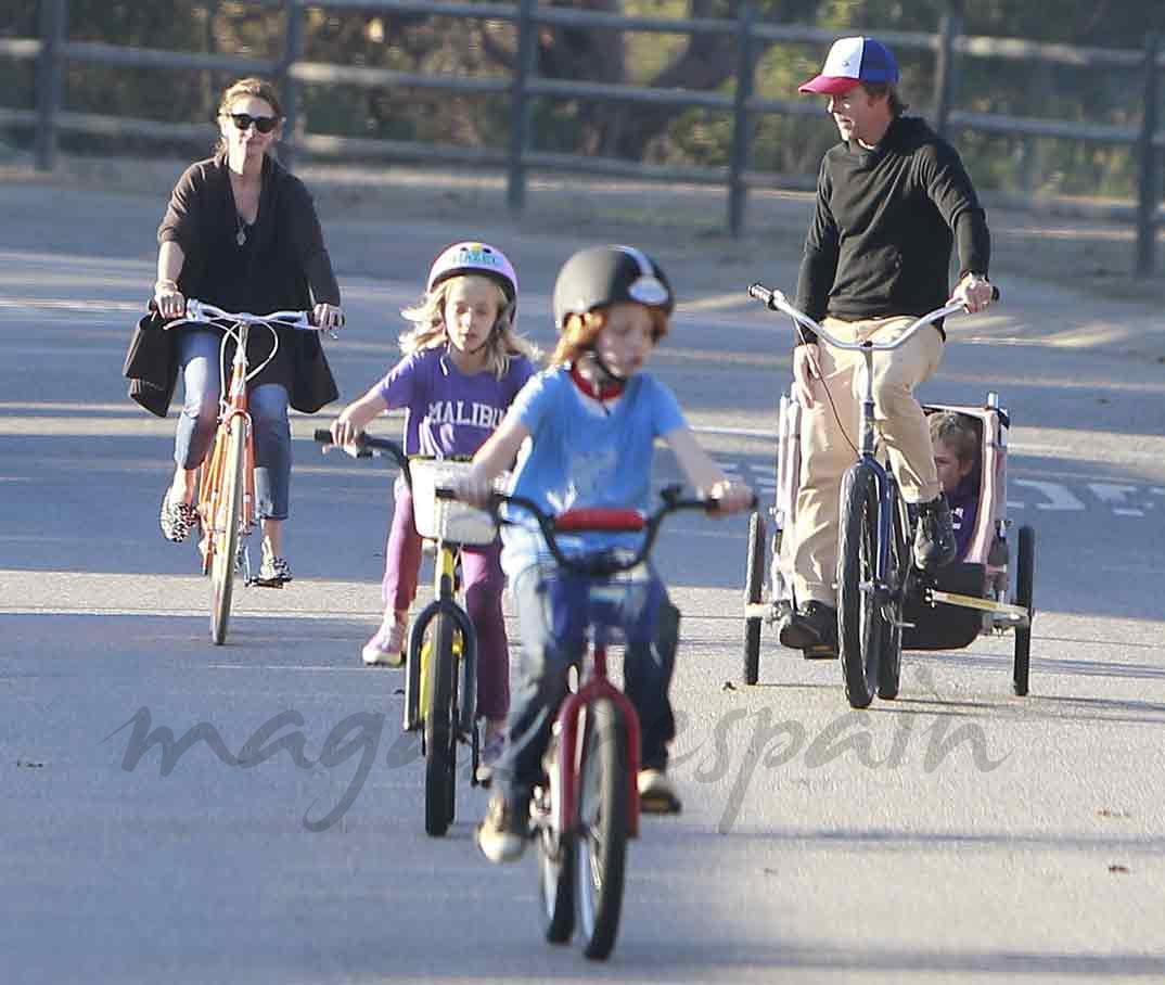 Julia Roberts con su marido y sus hijos