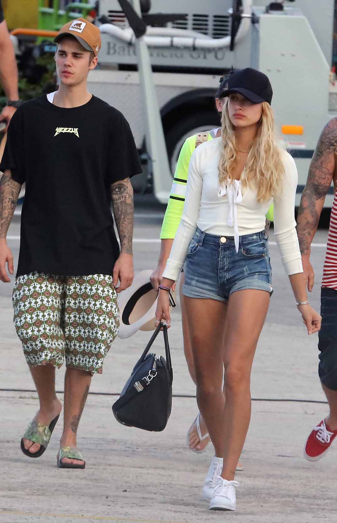 justin-baldwin-y-hailey-baldwin en san barts