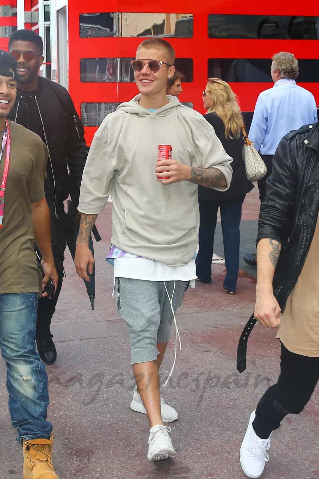 justin bieber estrena look en la formula 1