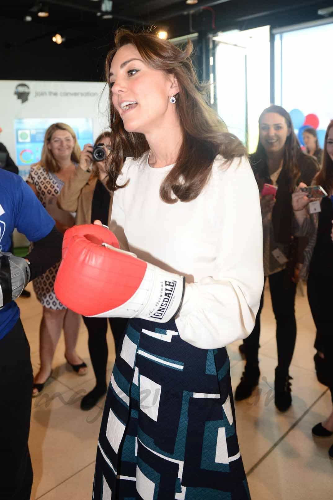 kate-middleton se divierte boxeando