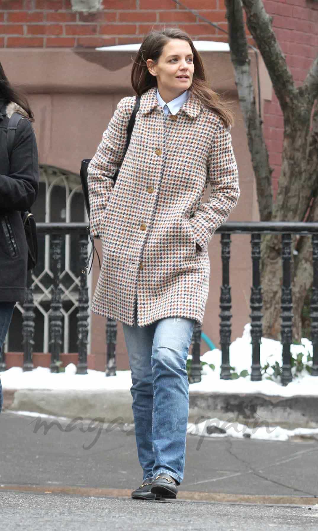 katie holmes paseo en la nieve