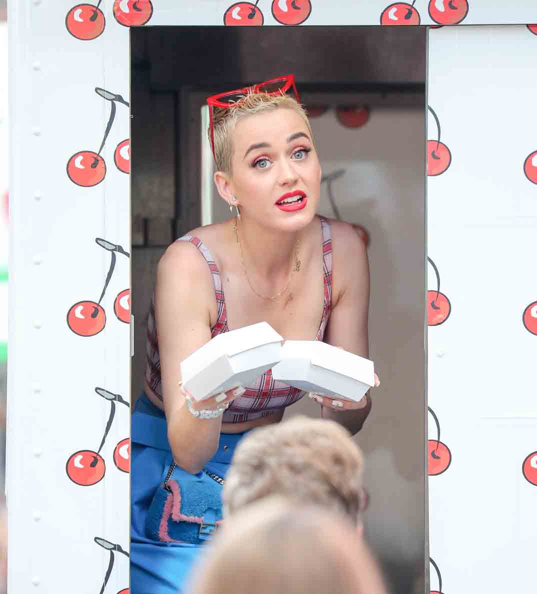 katy perry promociona bon appetit