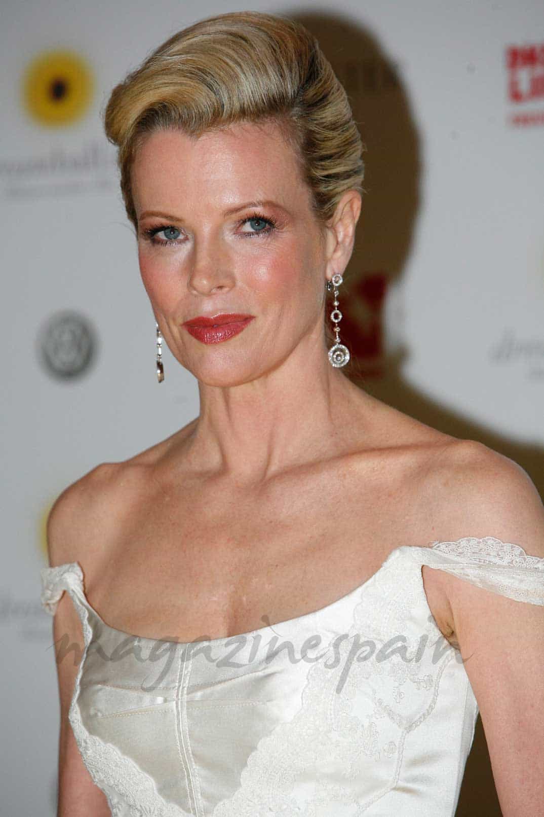 kim basinger en 50 sombras oscuras