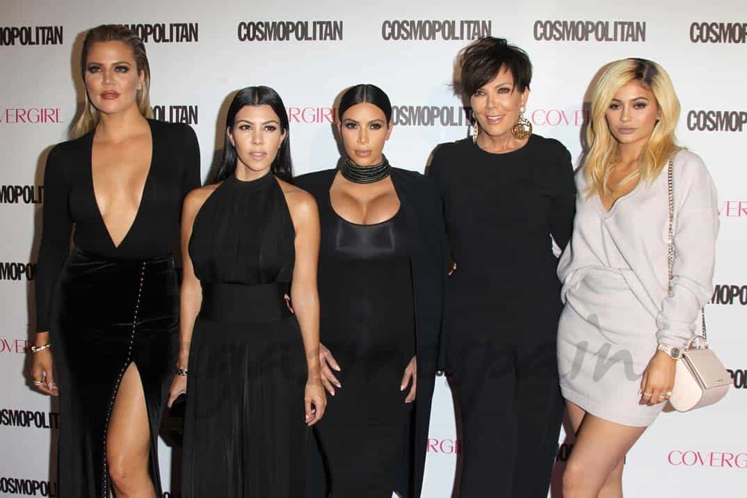 kim-kardashian-kourtney-kardashian-khloe-kardashian-kris-jenner y kylie jenner estrenan videoclip