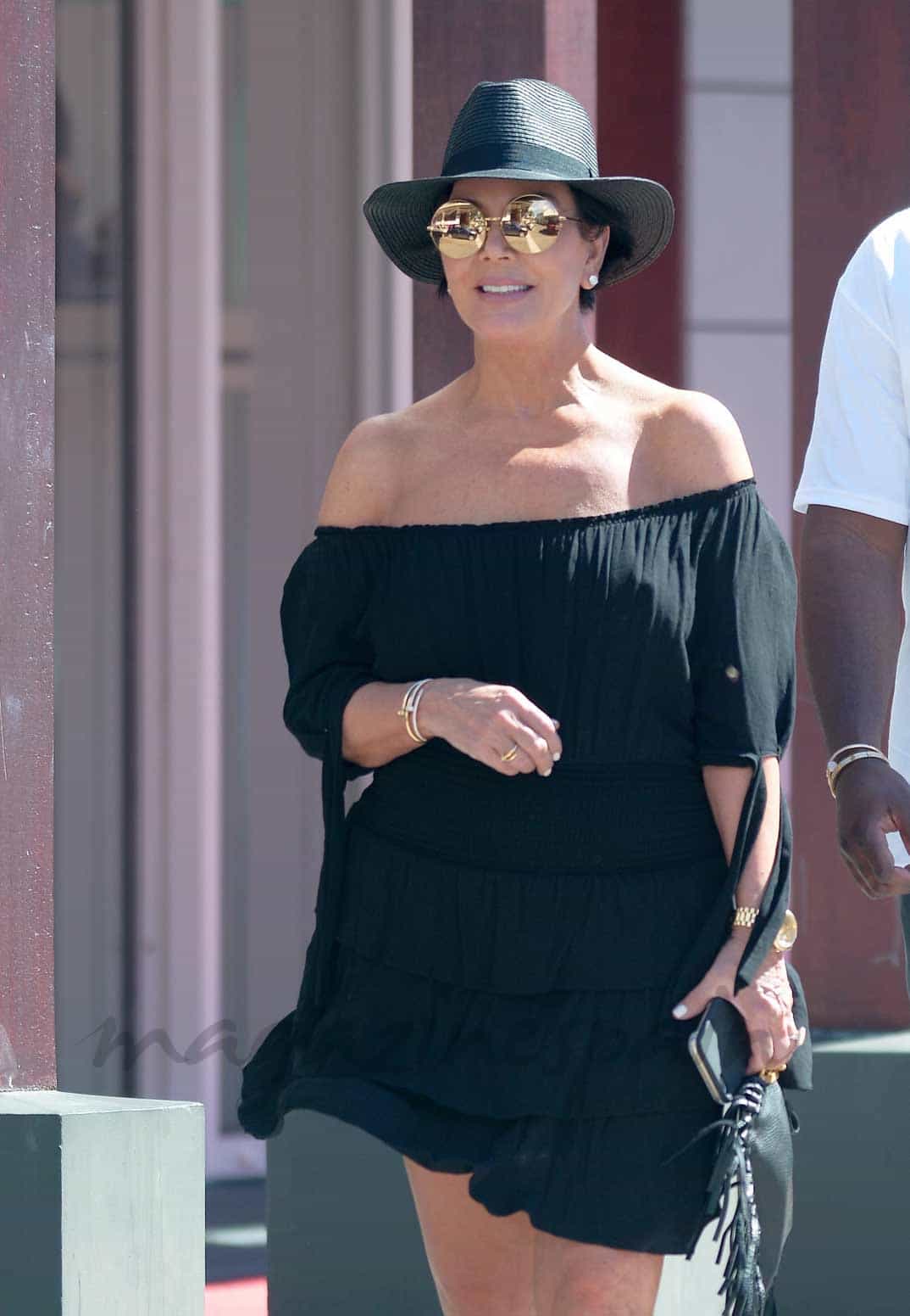 kris jenner paseo con corey gamble