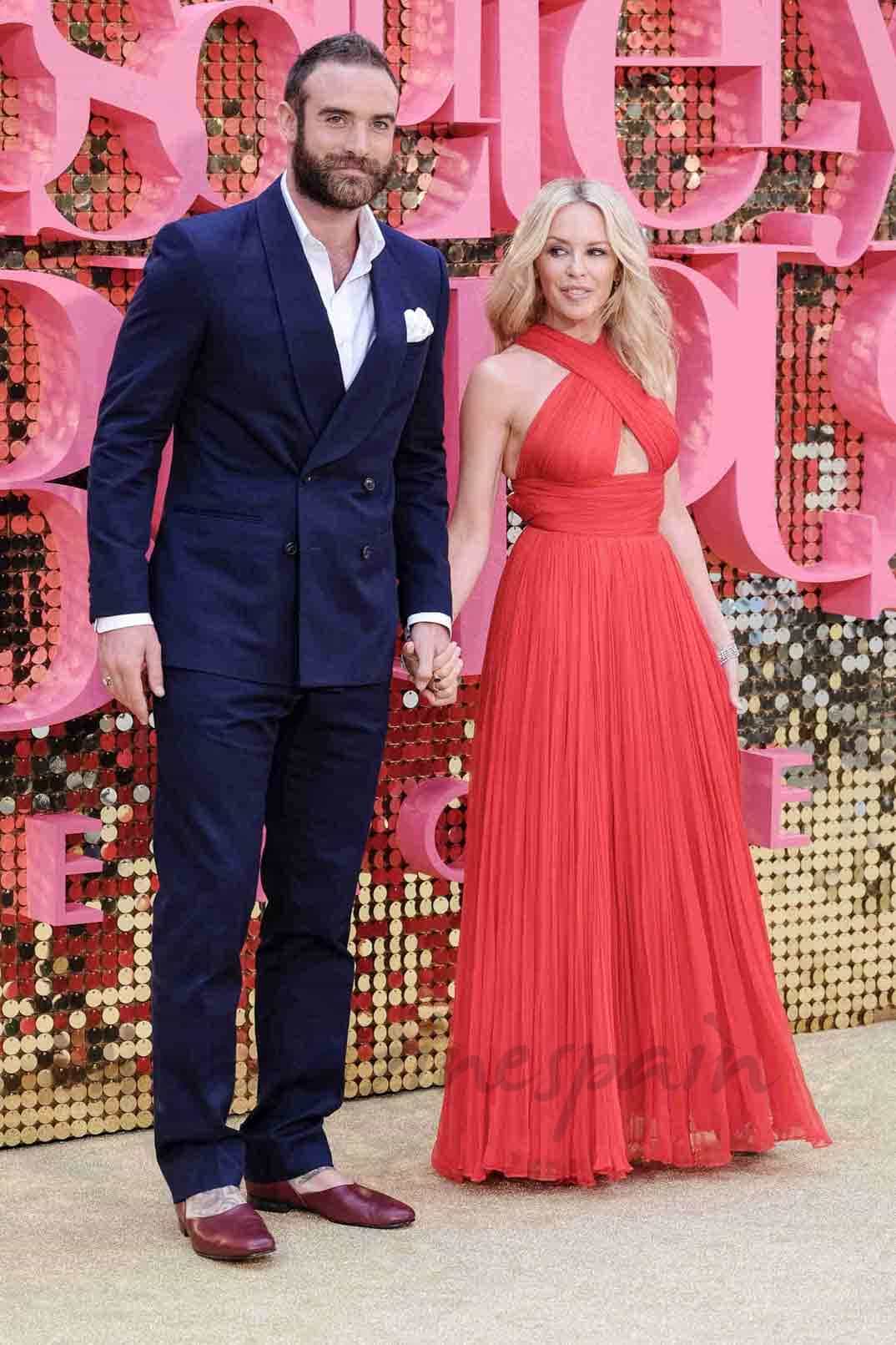 kylie-minogue-y-joshua-sasse- ya tienen fecha para su boda