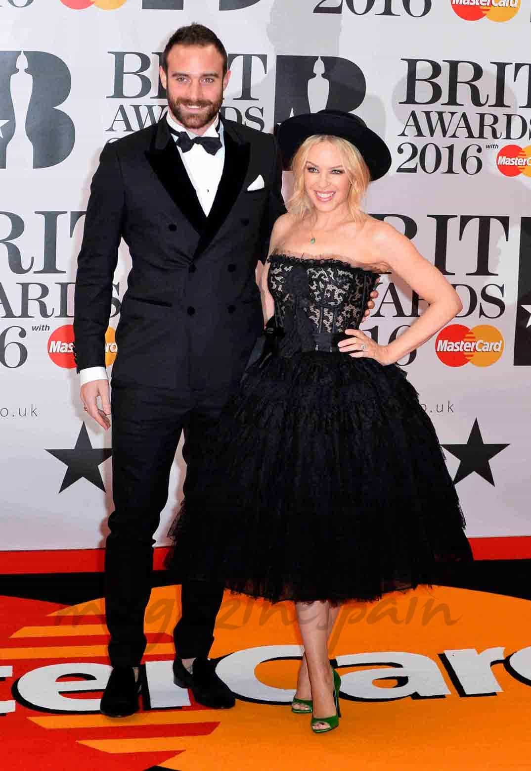 se han casado kylie minogue y joshua sasse