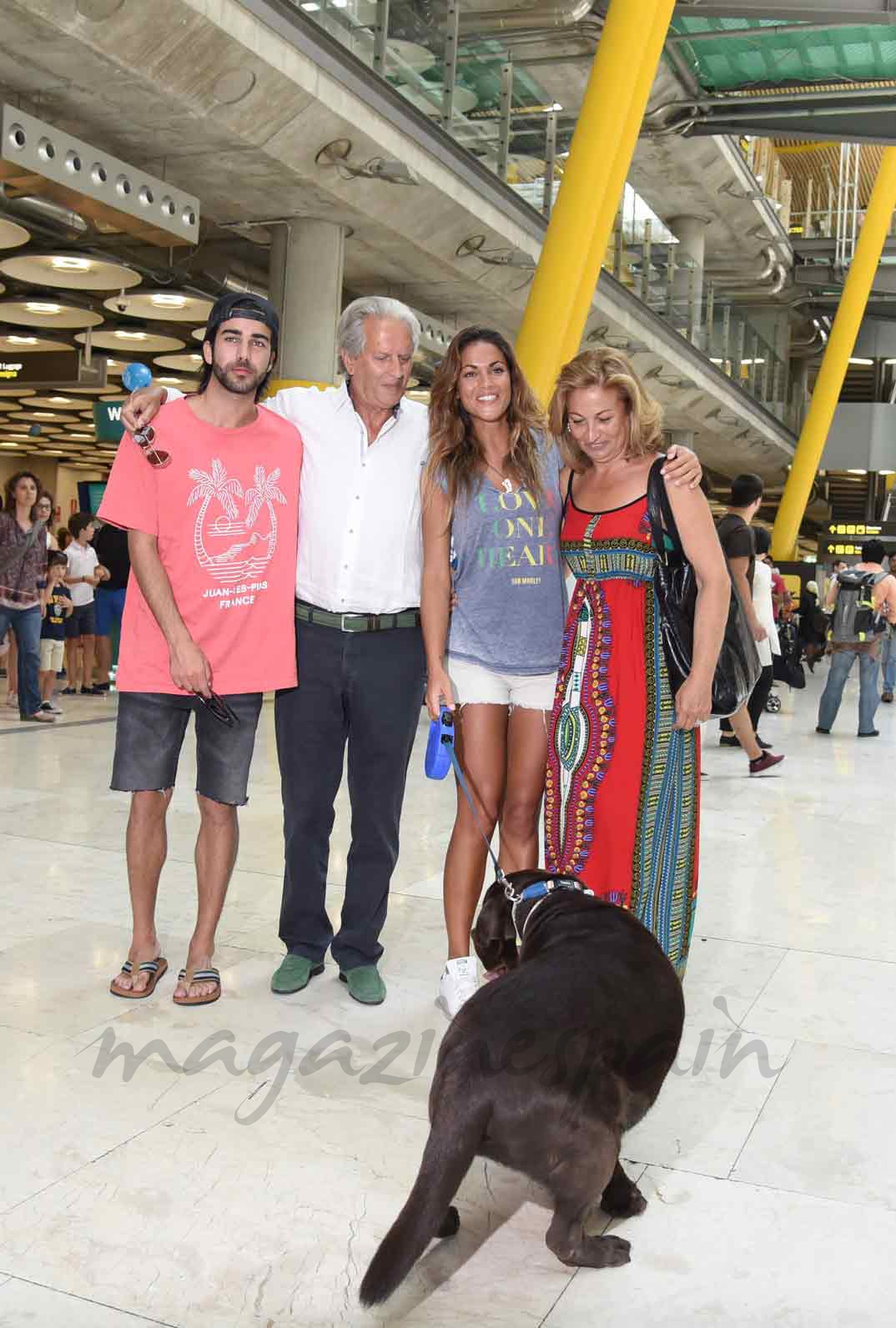 lara alvarez con su familia