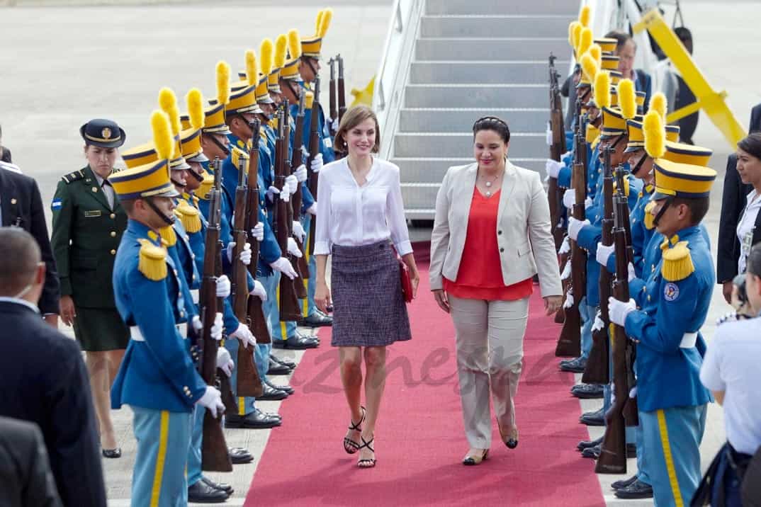 Ana Garcia de Hernandez, la primera dama de Honduras recibe a la reina Letizia